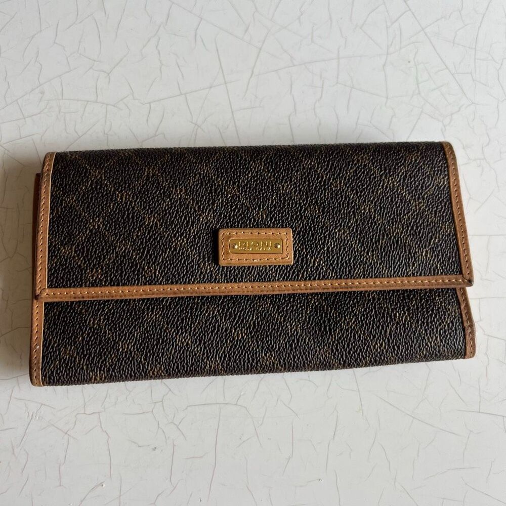 Rioni Signature Brown Tri-fold/Checkbook Wallet featuring the dark gold "RR" mon